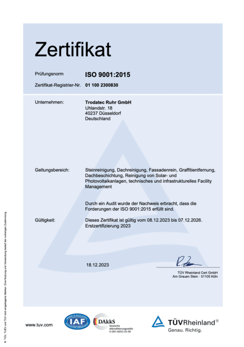 Ein ISO 9001:2015 Zertifikat für die Trodatec Ruhr GmbH, ausgestellt von TÜV Rheinland, das die Qualitätsstandards für Steinreinigung, Dachreinigung, Fassadenreinigung und weitere Dienstleistungen bestätigt.