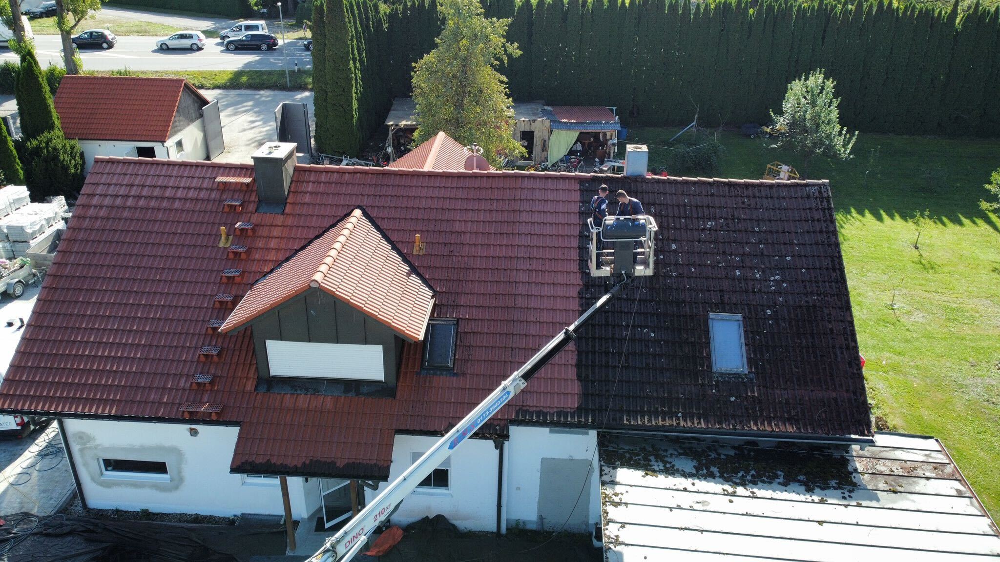 TRODATEC Dachreinigung Schweiz – Moos und Algen entfernen, TÜV-zertifiziert & chemiefrei